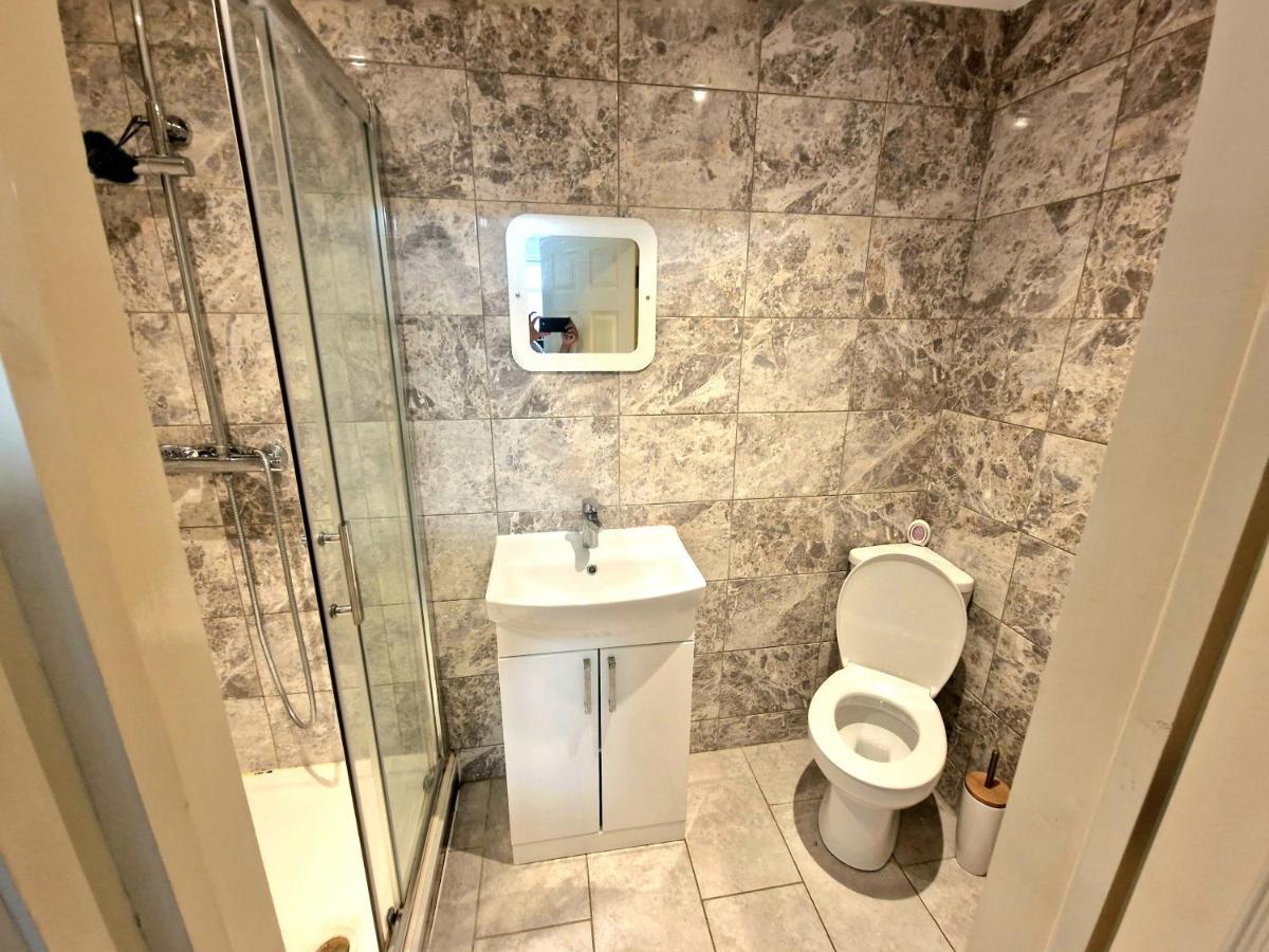 Mile End Budget Guesthouse London Kültér fotó
