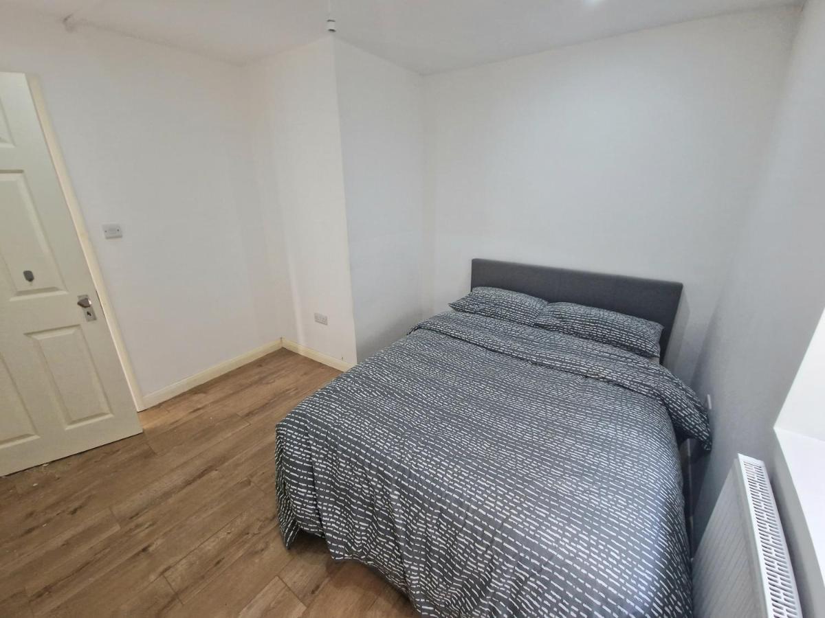 Mile End Budget Guesthouse London Kültér fotó
