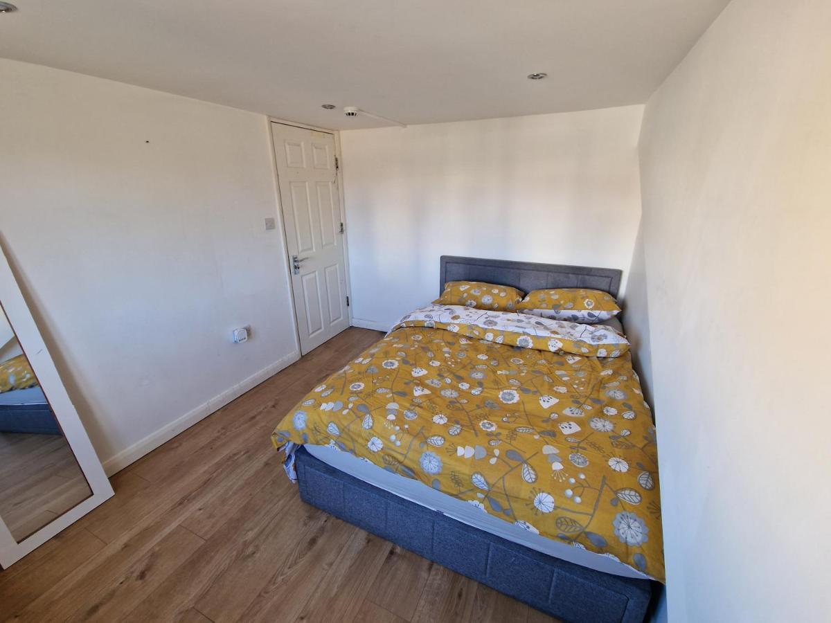 Mile End Budget Guesthouse London Kültér fotó